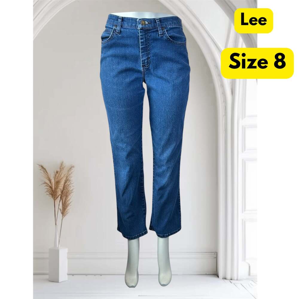 Lee Women’s Jean Size 8 Medium Relaxed Straight Leg Mid Rise Cropped #199